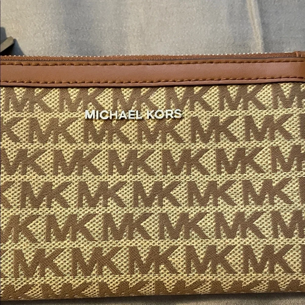 Michael Kors Signature Brown and Cream Wristlet - Picture 2 of 8